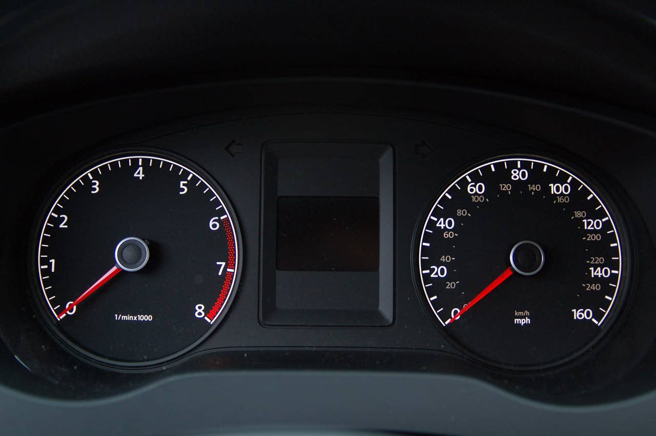 2011 Volkswagen Jetta gauges