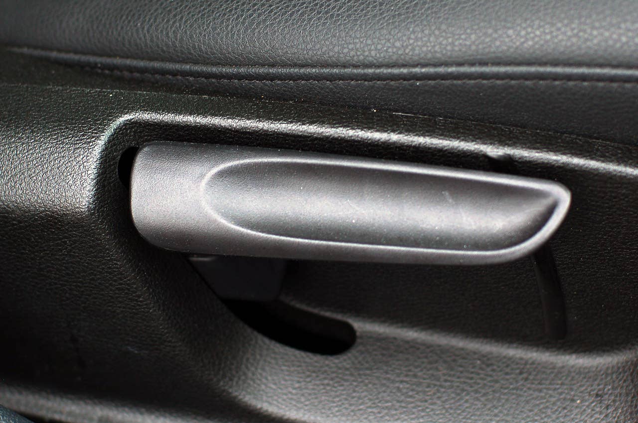 2011 Volkswagen Jetta seat controls