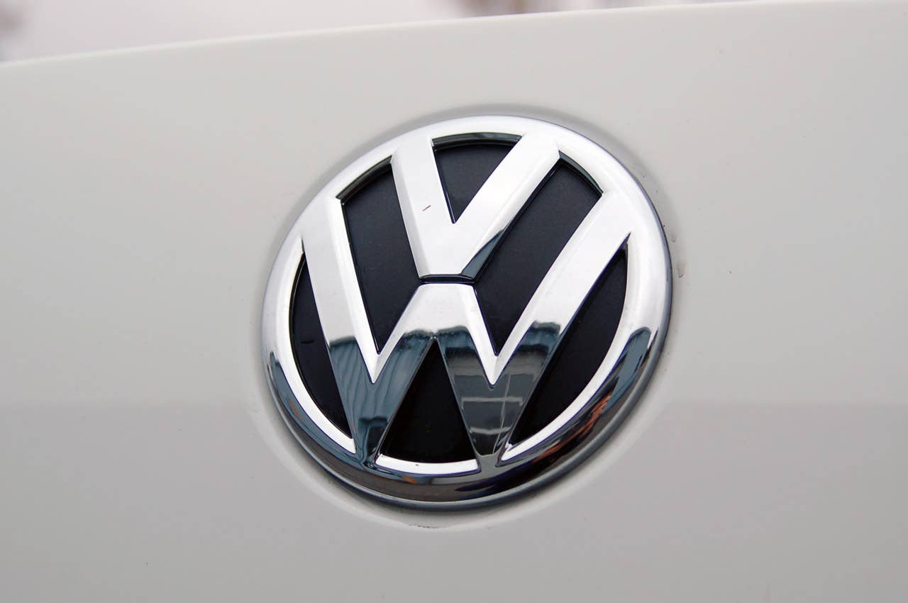 2011 Volkswagen Jetta emblem