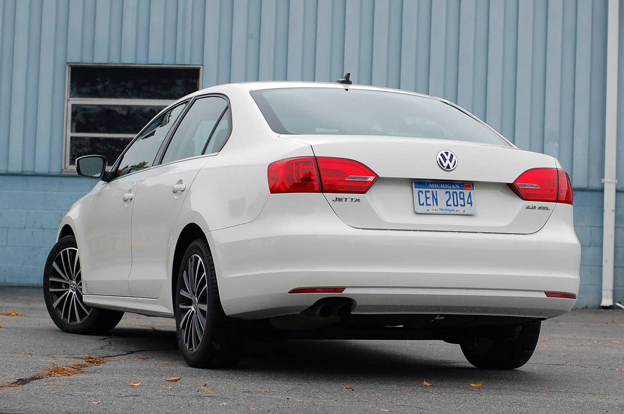 2011 Volkswagen Jetta rear 3/4 view