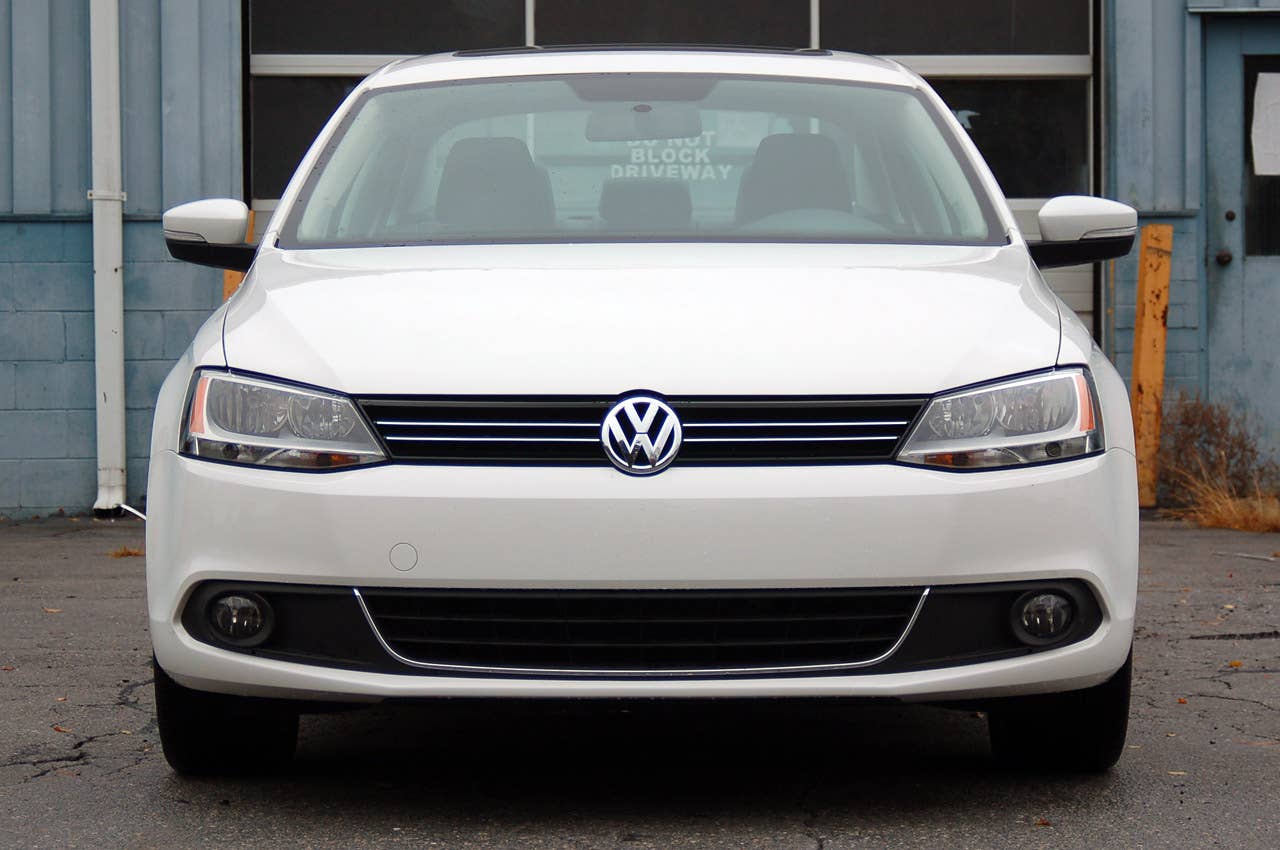 2011 Volkswagen Jetta front view