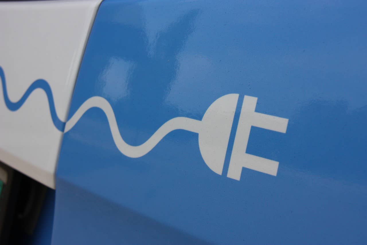 2010 Mitsubishi i-MiEV (JDM) graphic