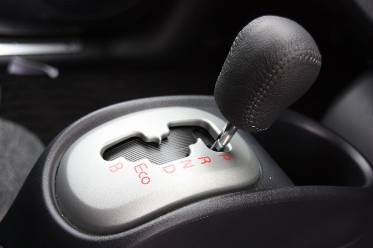2010 Mitsubishi i-MiEV (JDM) shifter