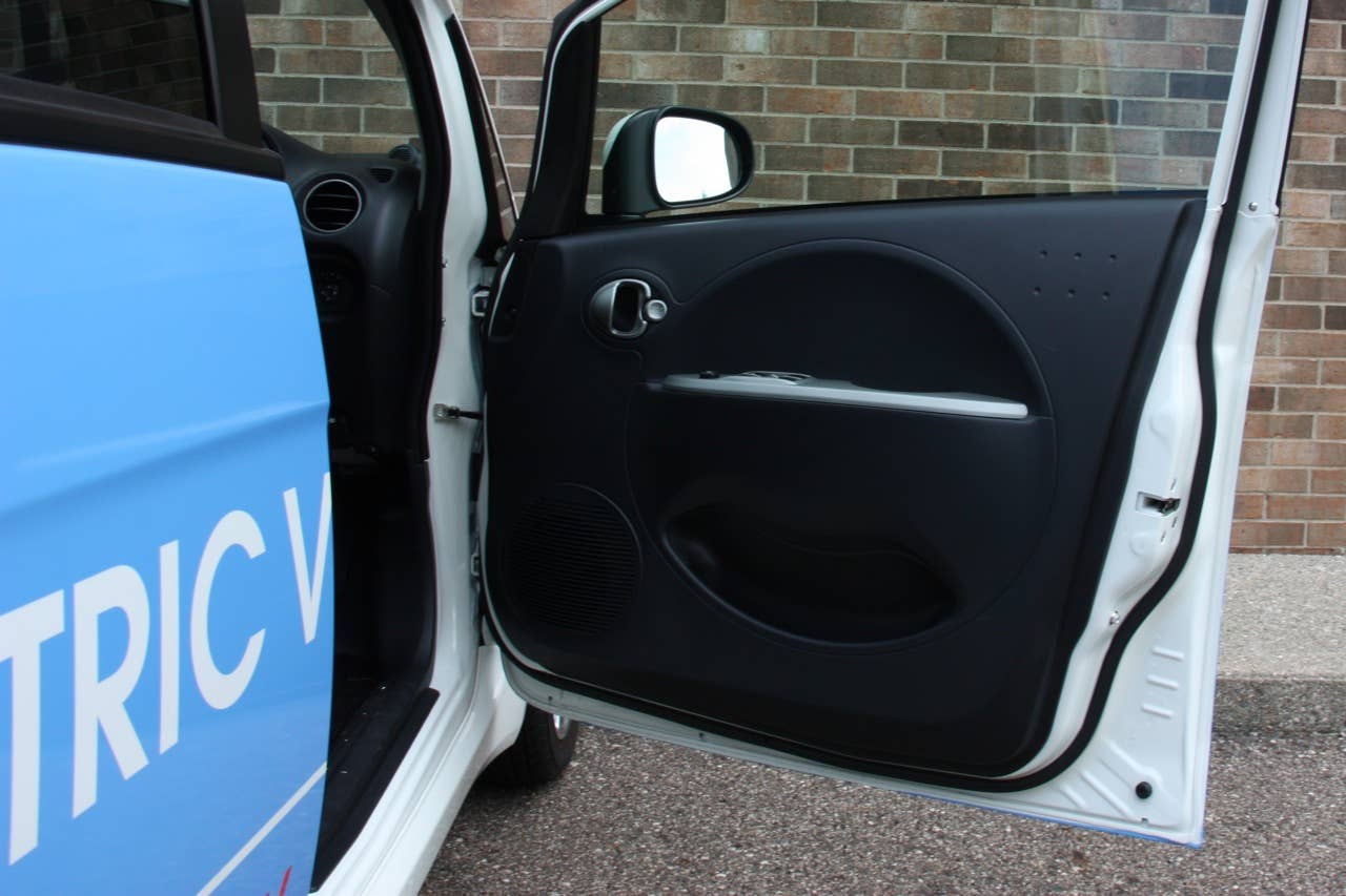2010 Mitsubishi i-MiEV (JDM) door panel