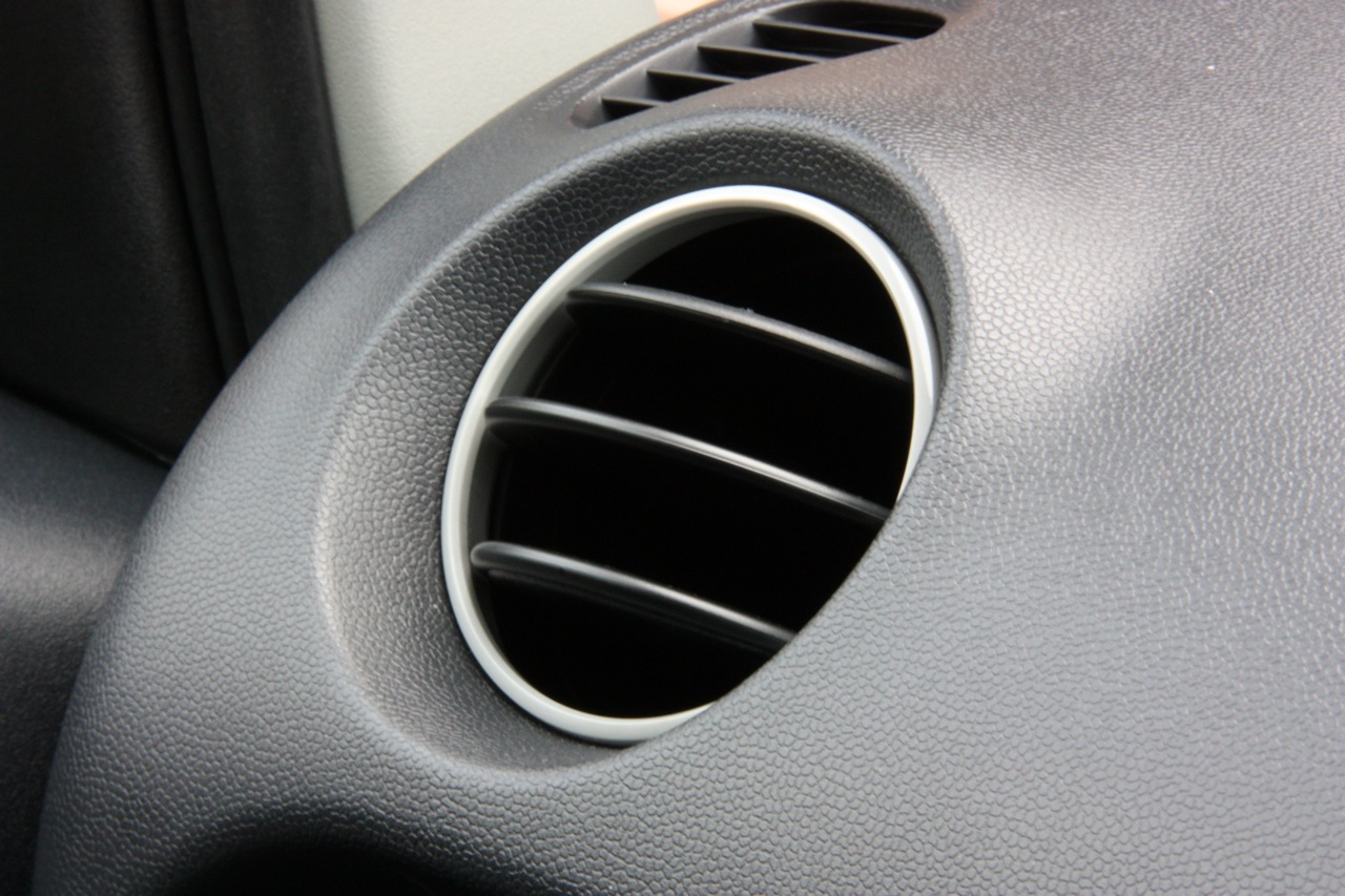 2010 Mitsubishi i-MiEV (JDM) vent