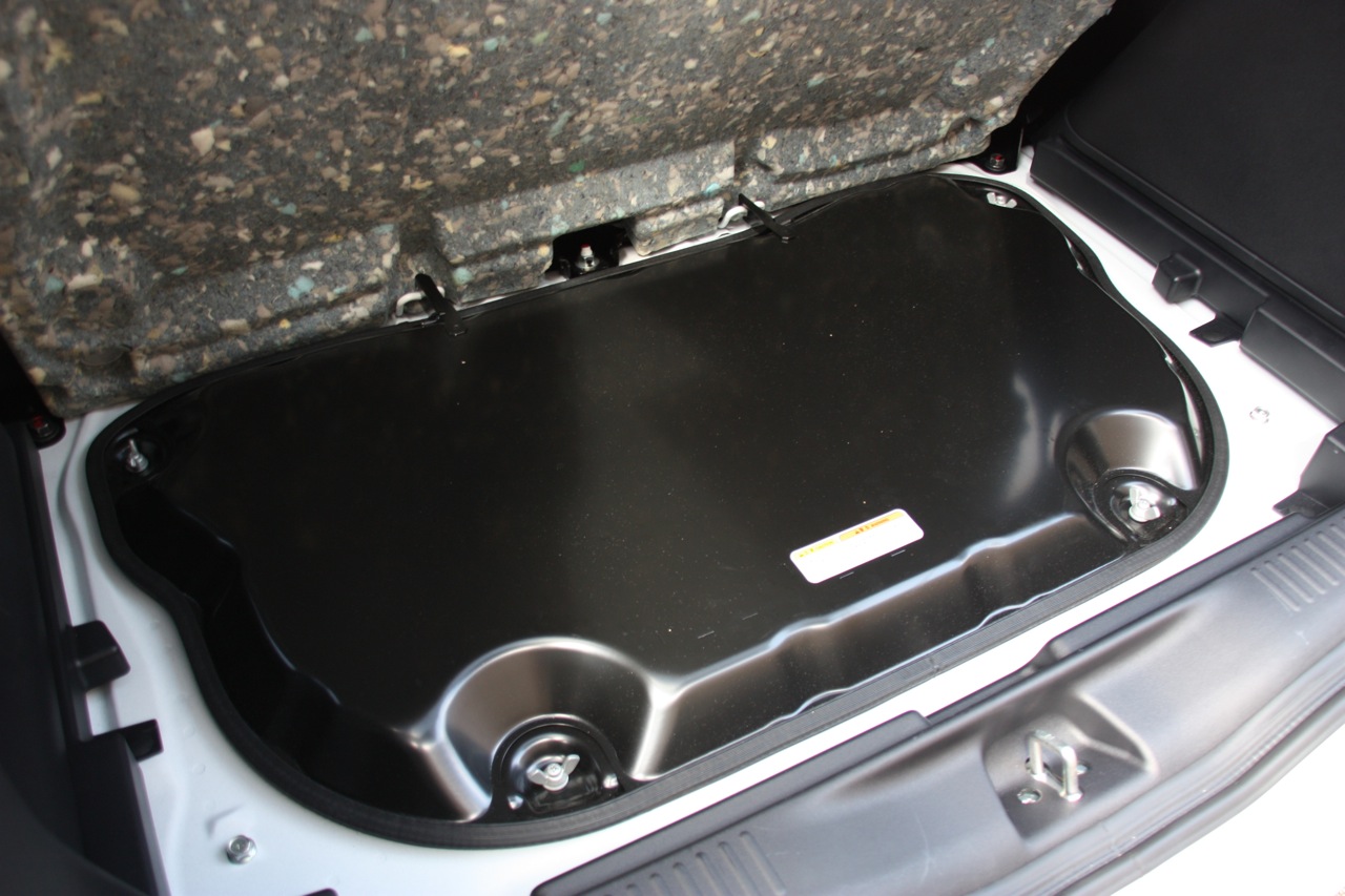 2010 Mitsubishi i-MiEV (JDM) trunk