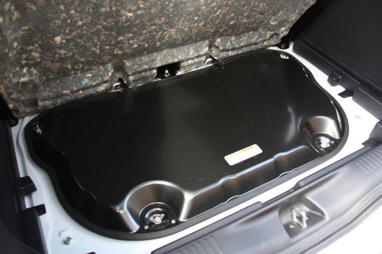 2010 Mitsubishi i-MiEV (JDM) trunk