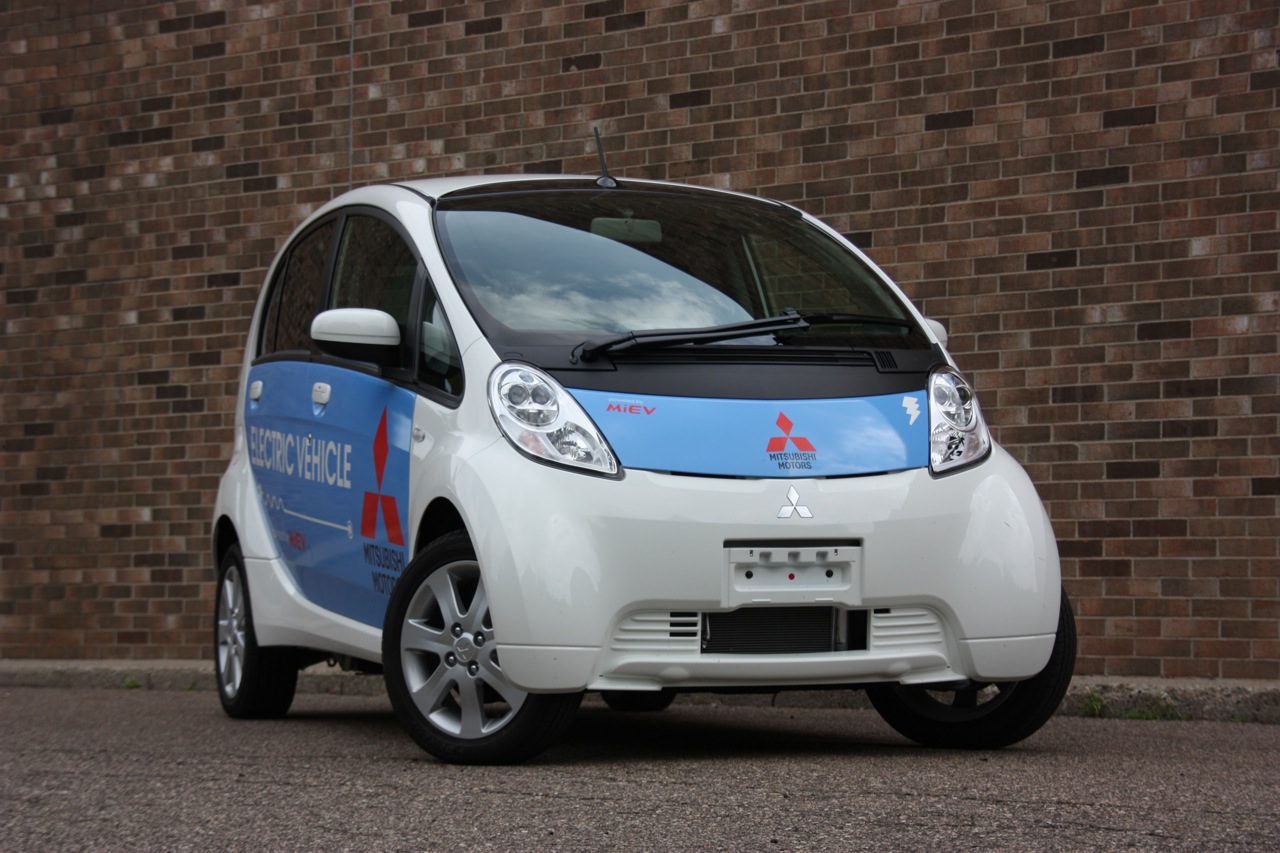 2010 Mitsubishi i-MiEV (JDM), front 3/4 view