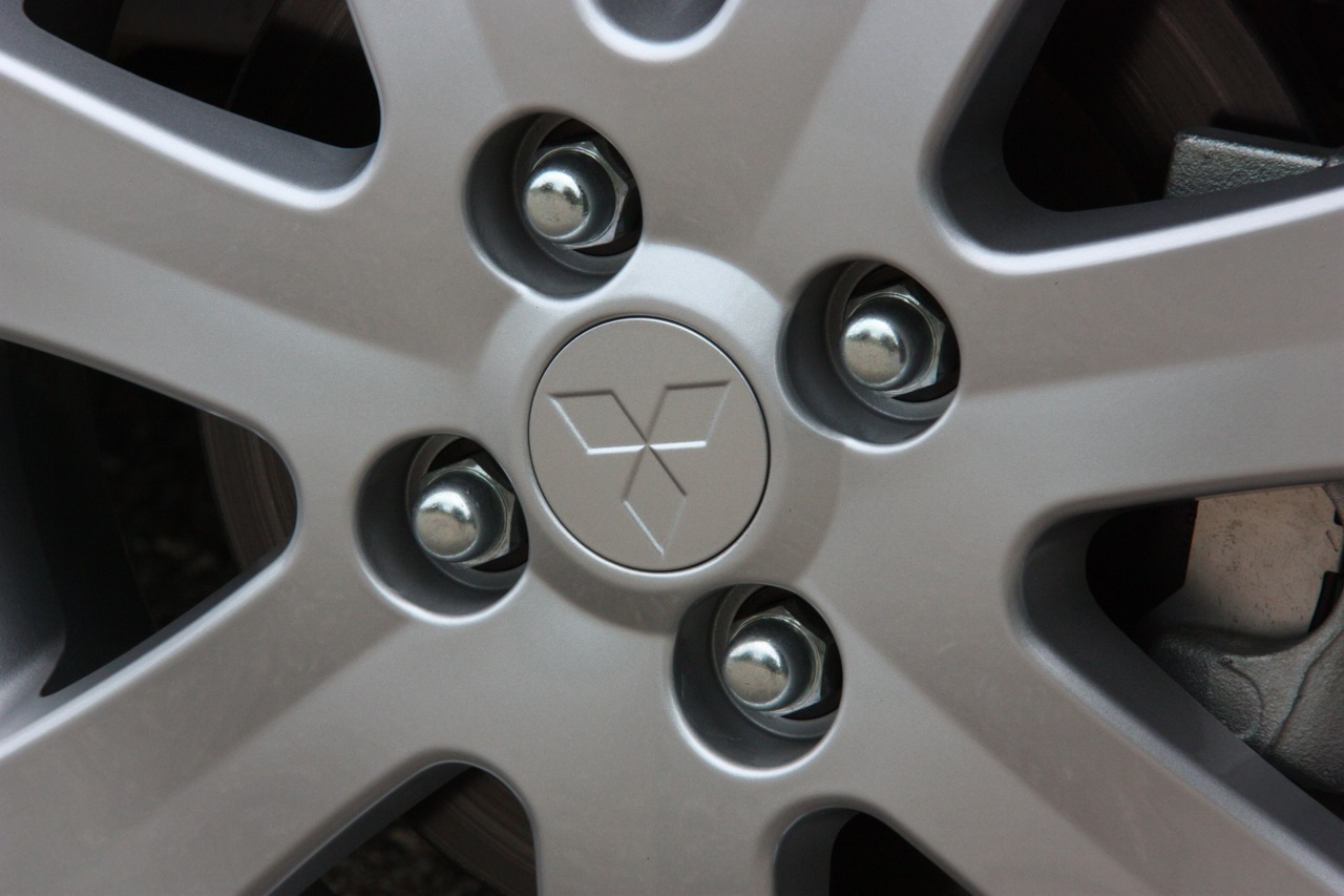 2010 Mitsubishi i-MiEV (JDM) wheel detail