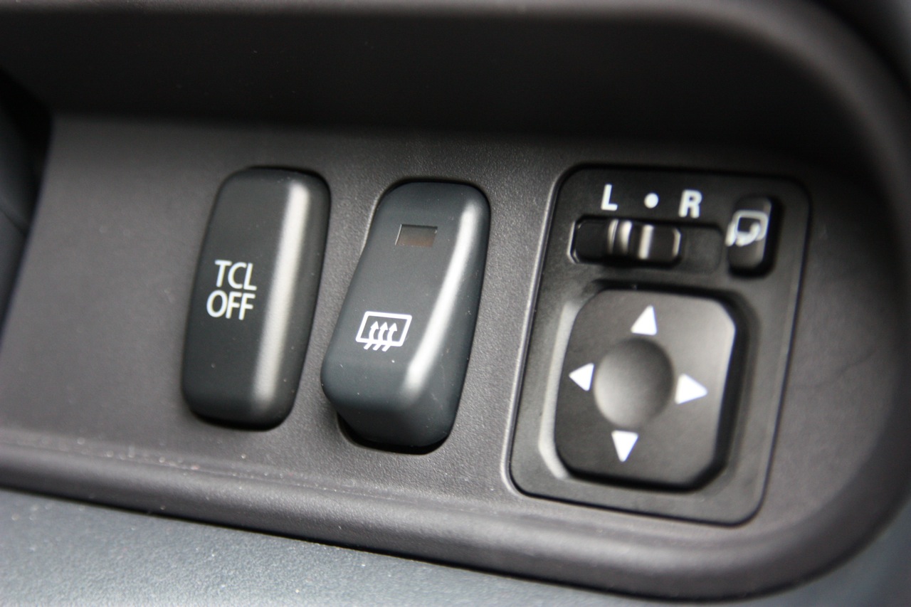 2010 Mitsubishi i-MiEV (JDM) various controls