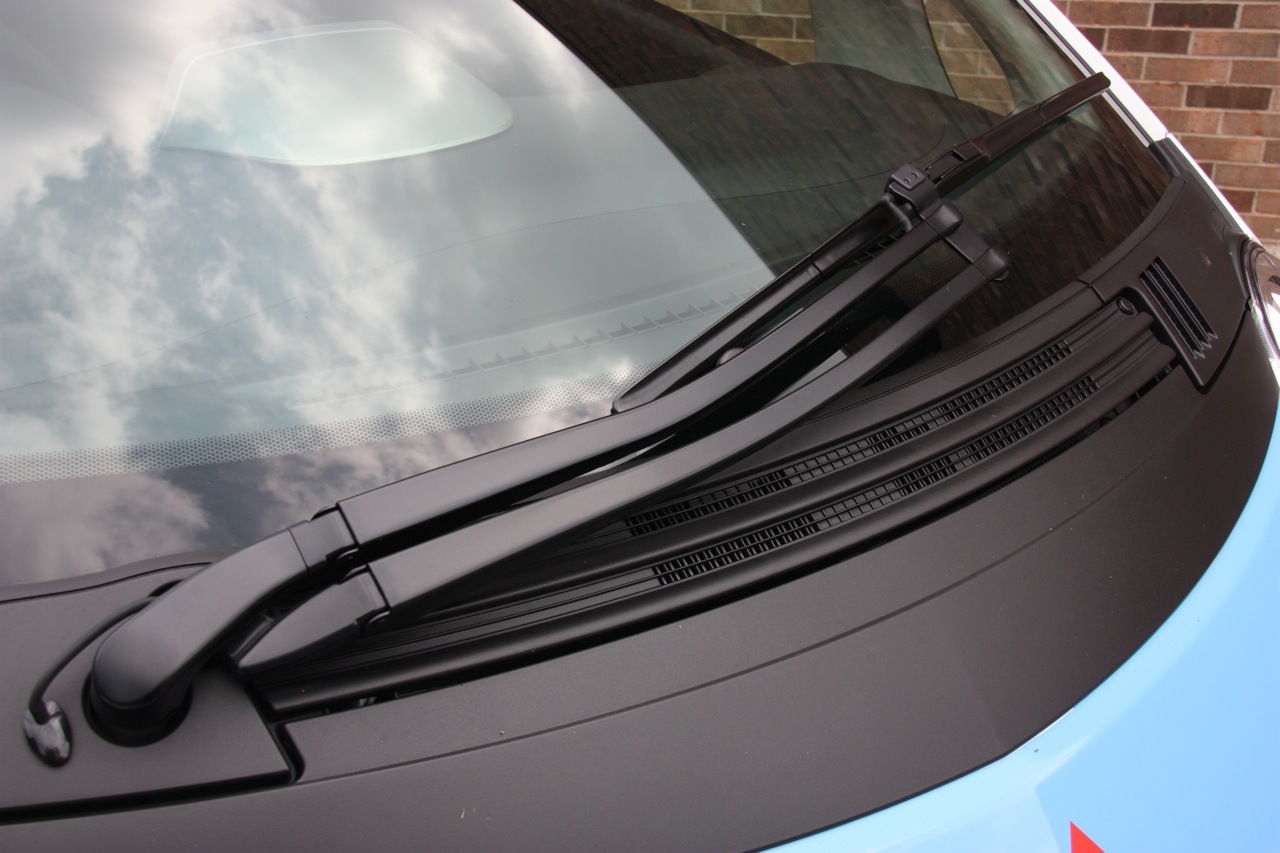 2010 Mitsubishi i-MiEV (JDM) windshield wiper