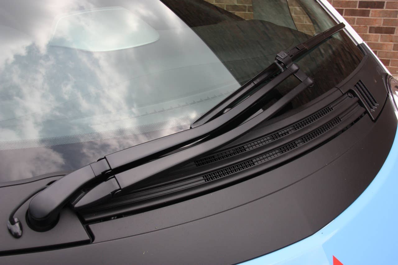 2010 Mitsubishi i-MiEV (JDM) windshield wiper