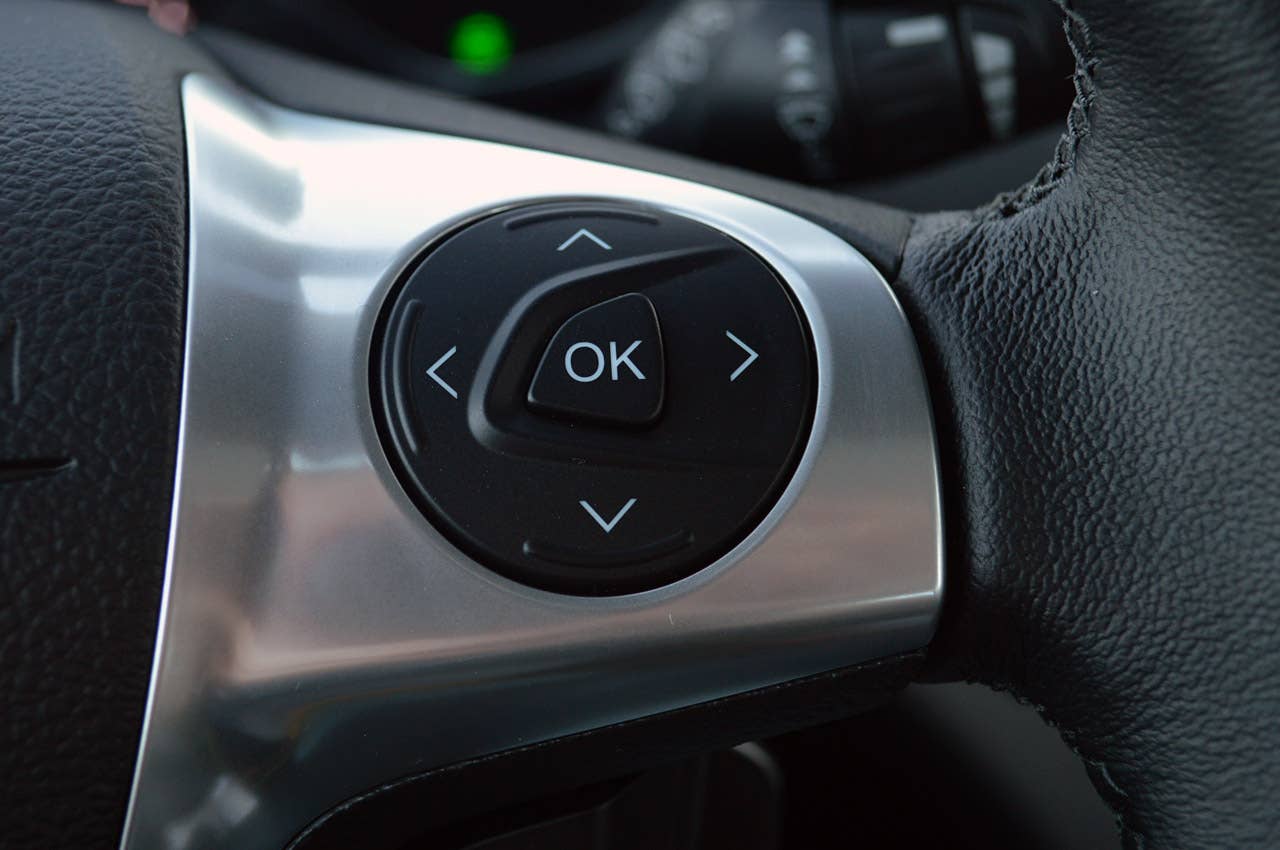 2013 Ford C-Max Energi steering wheel controls