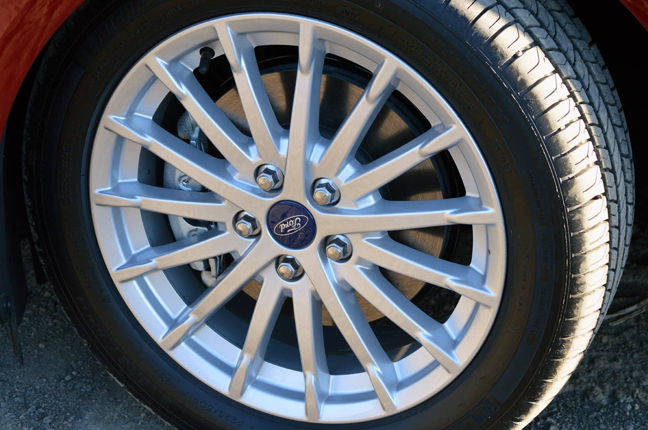 2013 Ford C-Max Energi wheel