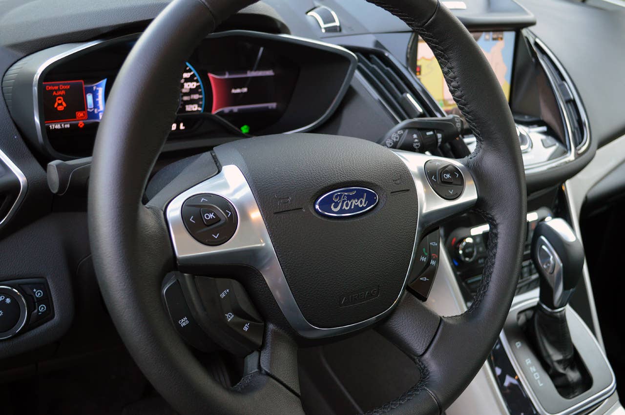 2013 Ford C-Max Energi steering wheel