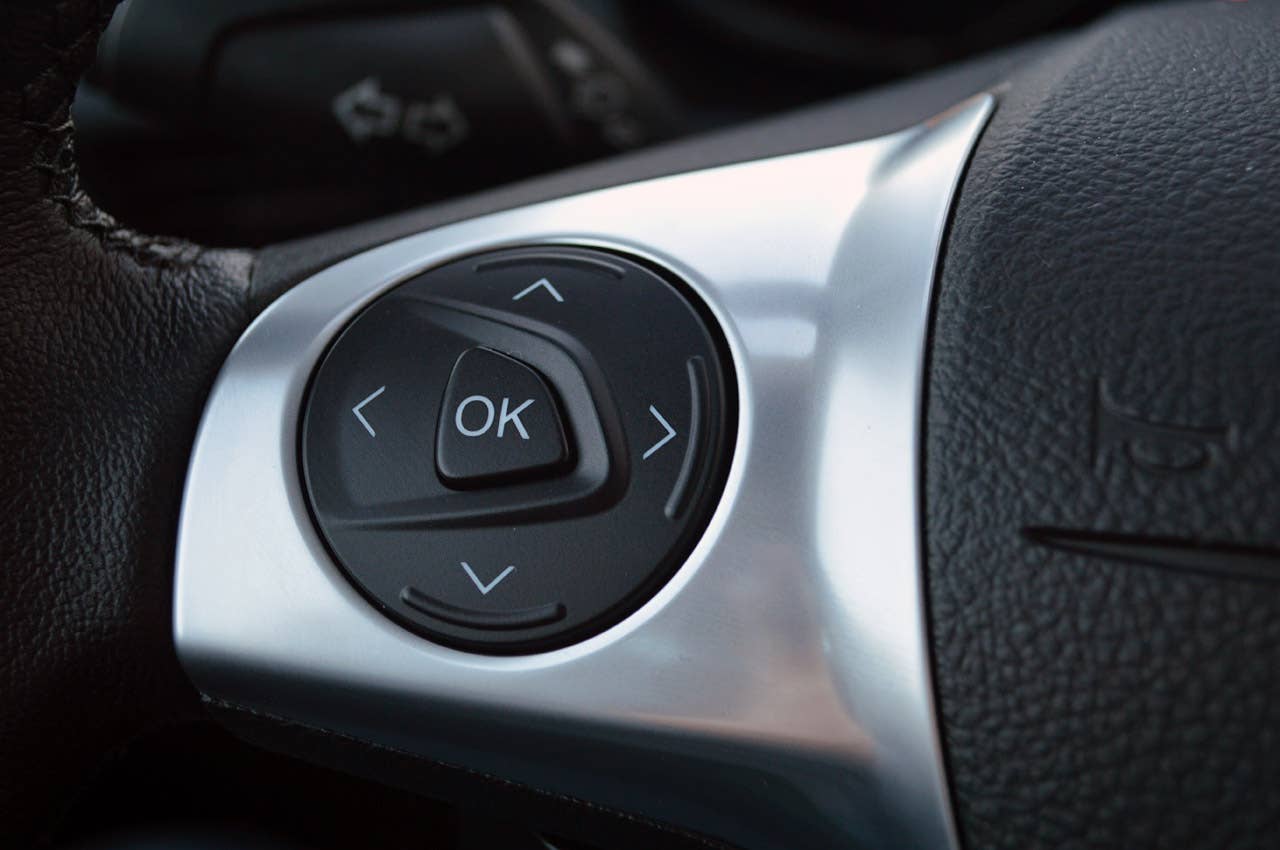 2013 Ford C-Max Energi steering wheel controls