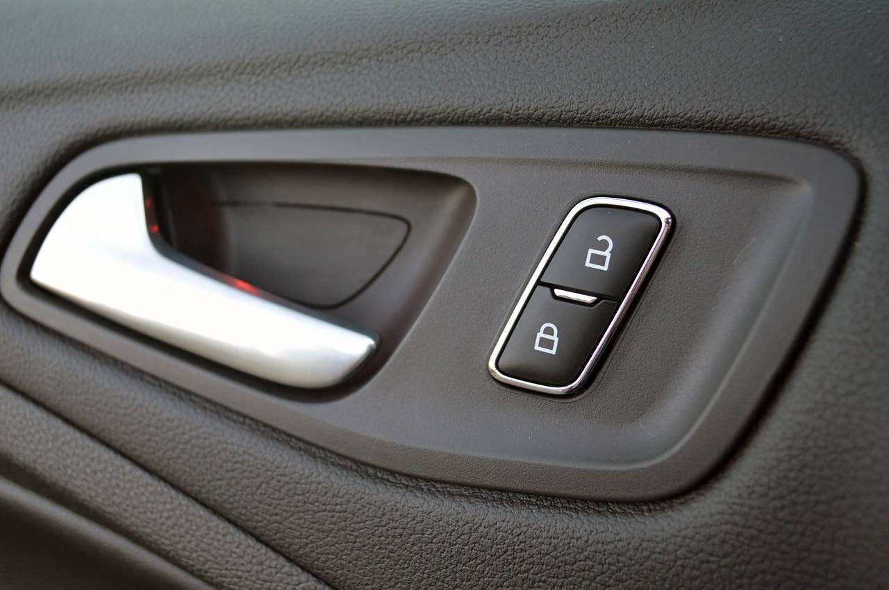 2013 Ford C-Max Energi door locks