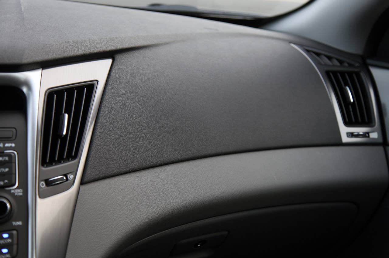 2011 Hyundai Sonata Hybrid dash