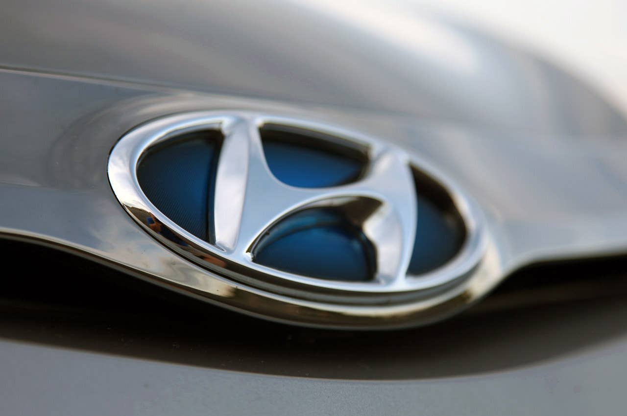2011 Hyundai Sonata Hybrid logo