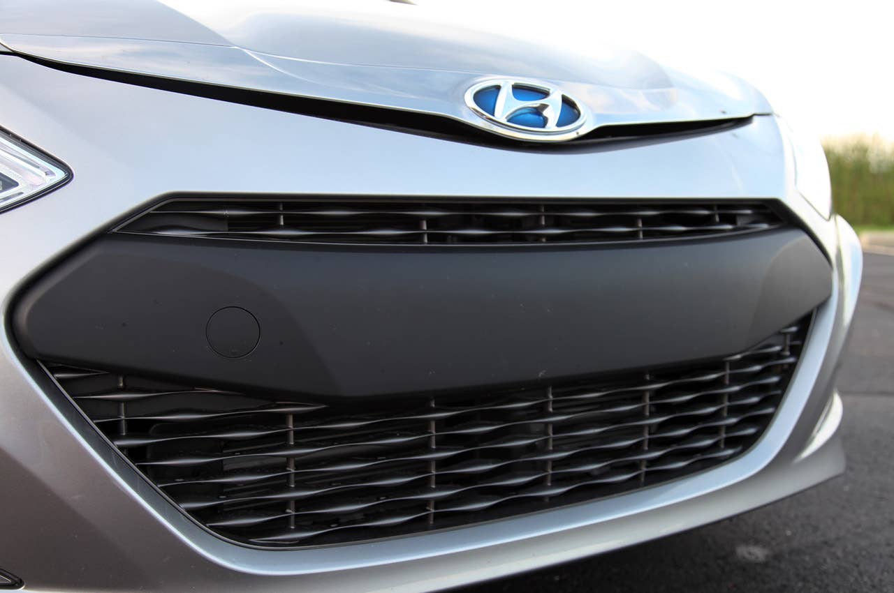 2011 Hyundai Sonata Hybrid grille