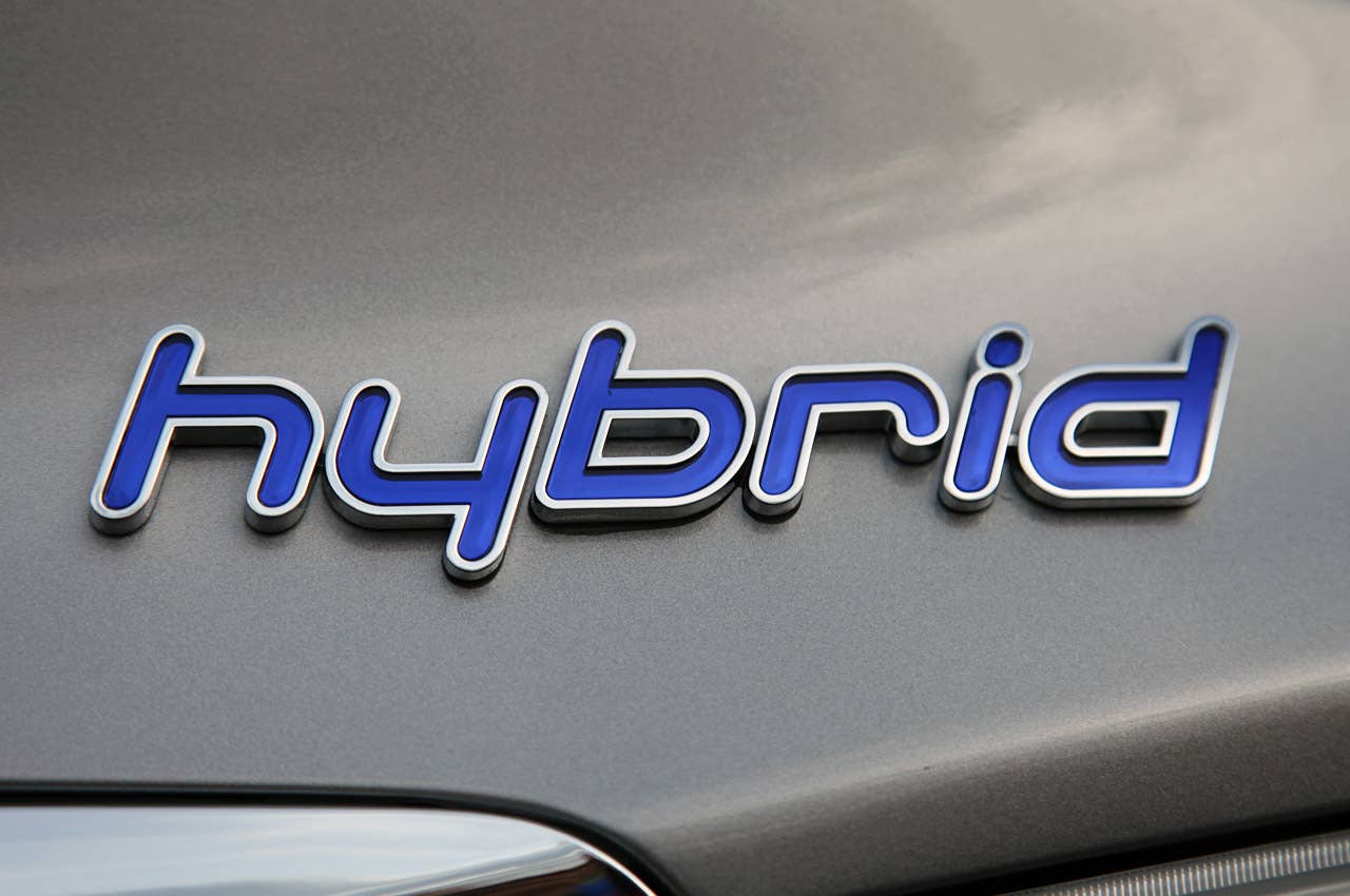 2011 Hyundai Sonata Hybrid badge