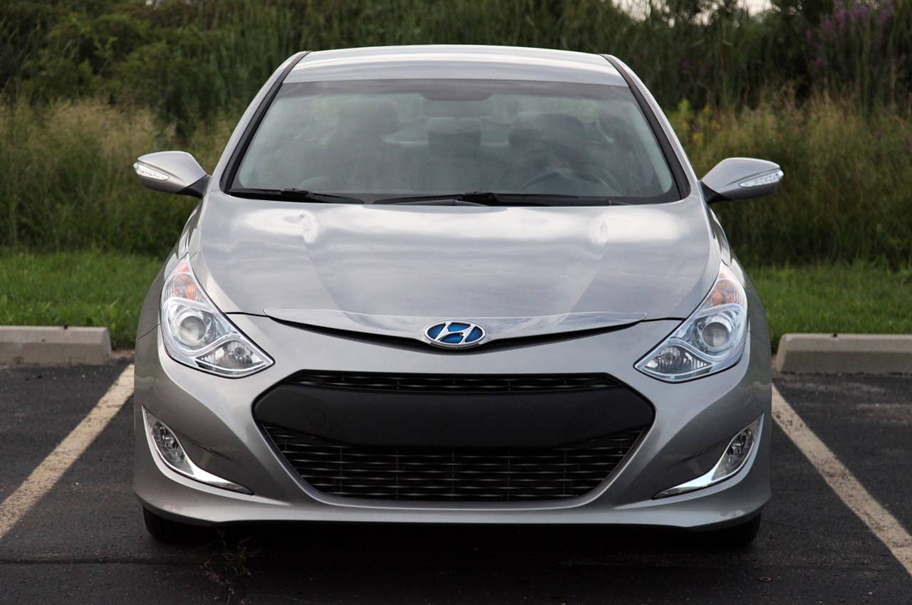 2011 Hyundai Sonata Hybrid front view