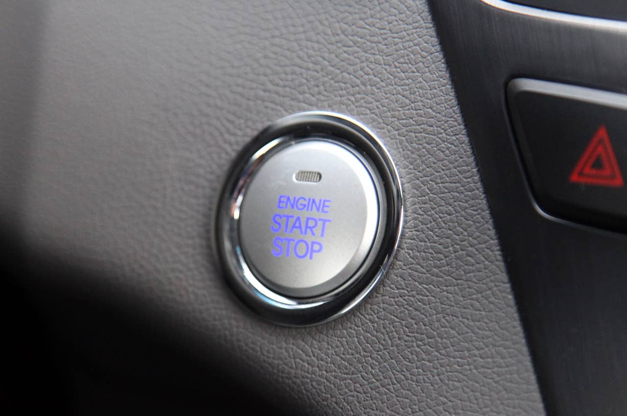 2011 Hyundai Sonata Hybrid start button