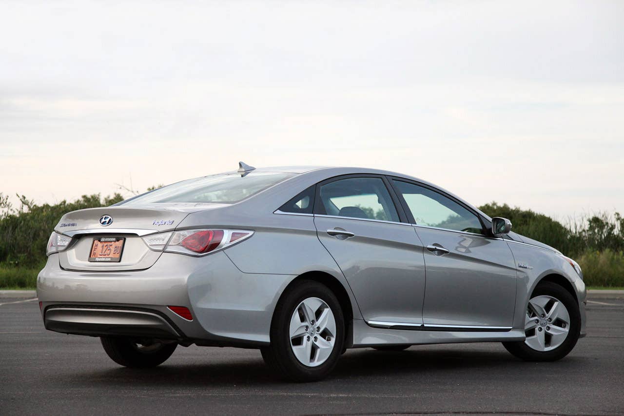 2011 Hyundai Sonata Hybrid rear 3/4 view