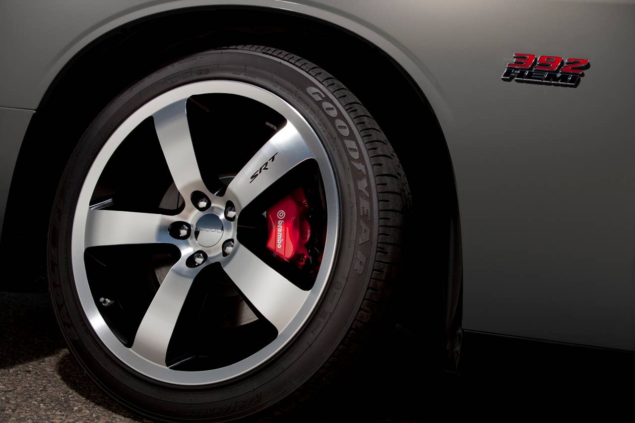 2012 Dodge Challenger SRT8 wheel