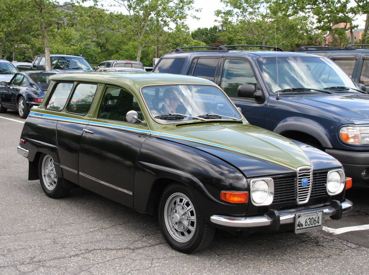 I gave the driver of this Saab a thumbs-up, and got an even more enthusiastic one in return.