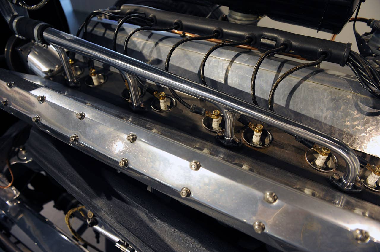 An exceedingly beautiful fuel rail