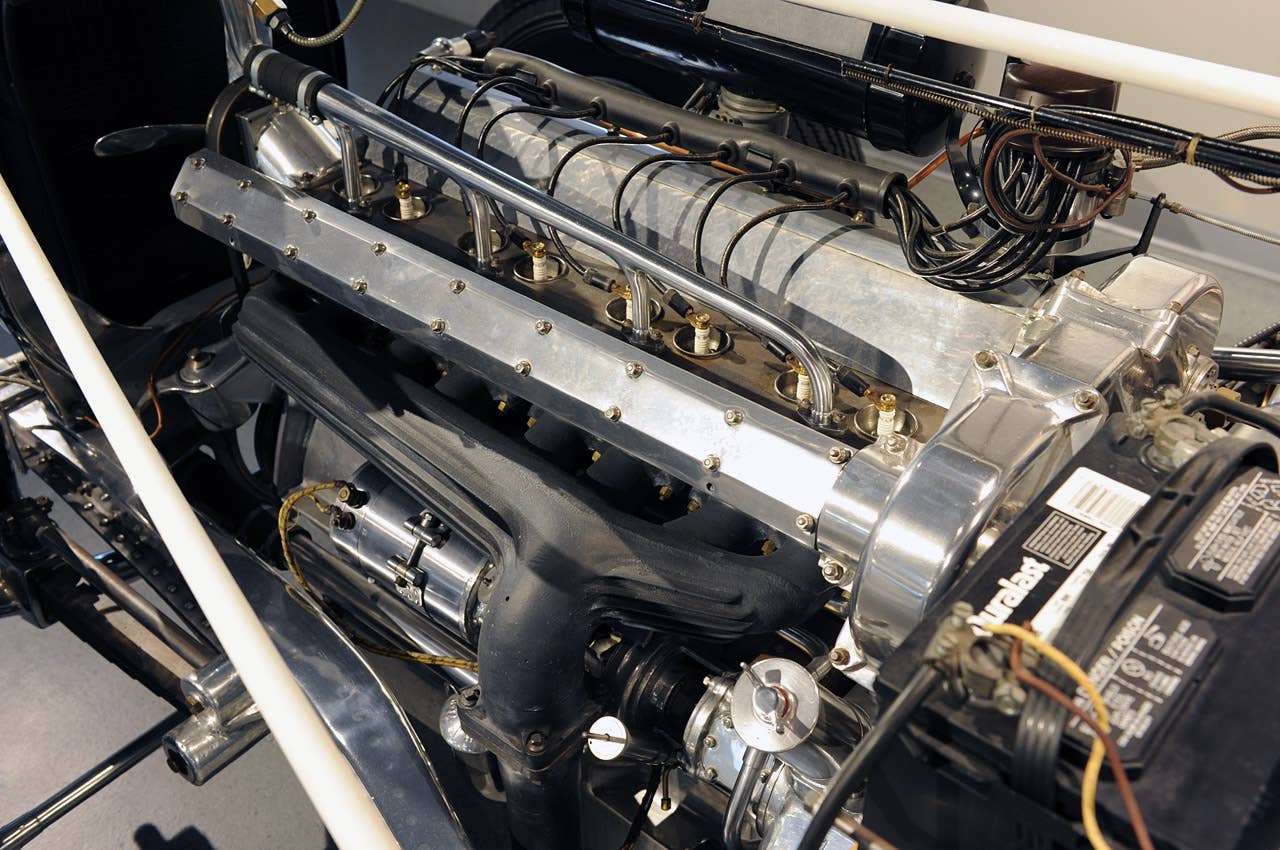 The straight-eight, DOHC 4.4-liter V8 produced 170 horsepower in 1939