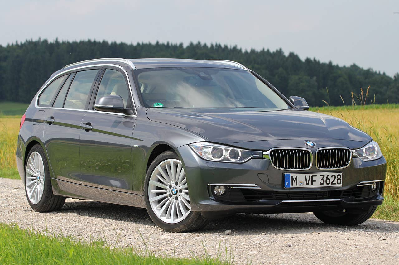 2014 BMW 3 Series Sports Wagon front 3/4 view