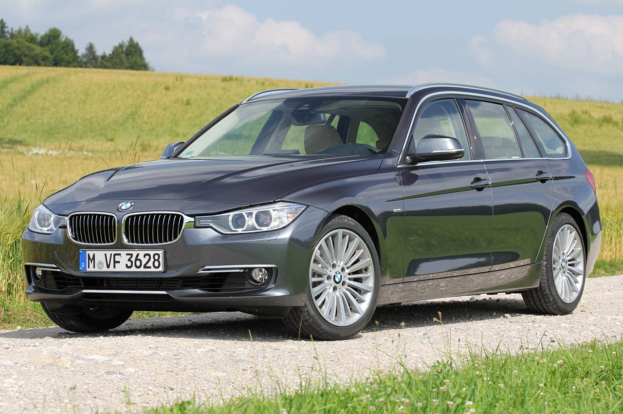 2014 BMW 3 Series Sports Wagon front 3/4 view