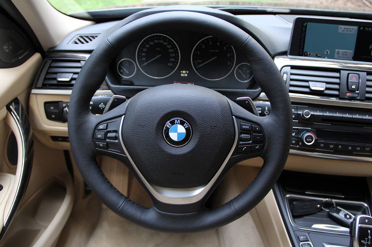 2014 BMW 3 Series Sports Wagon steering wheel