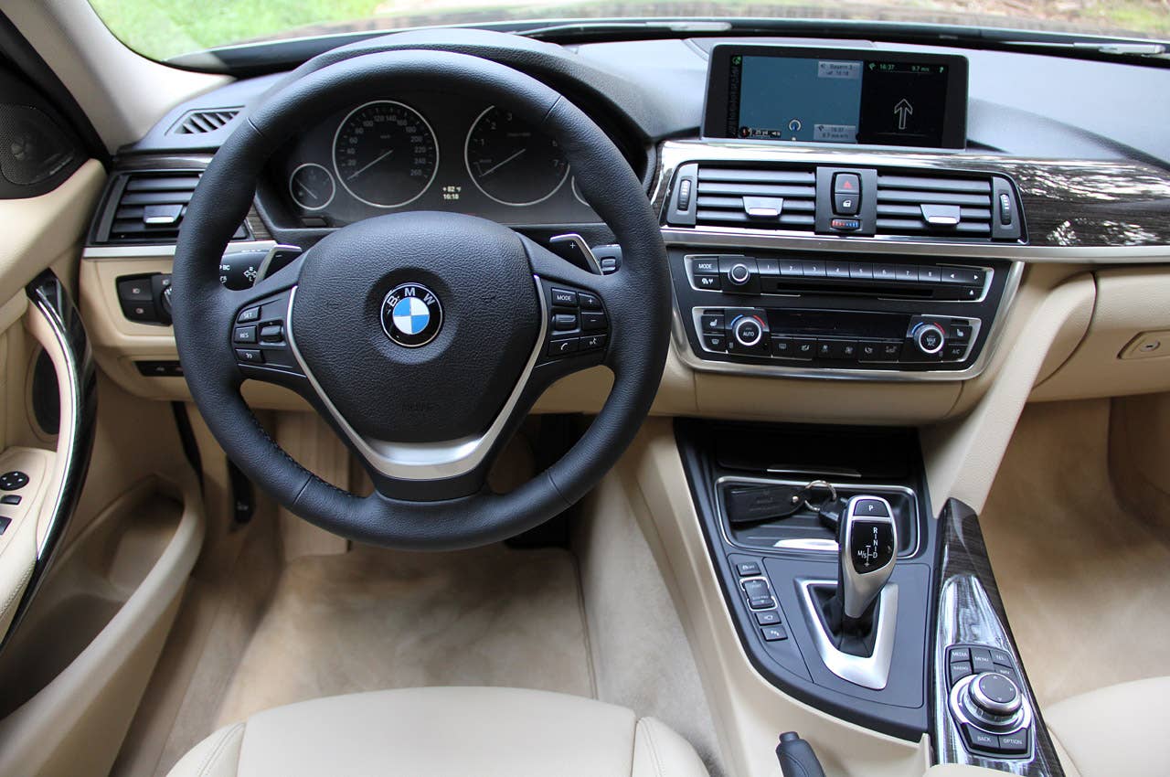 2014 BMW 3 Series Sports Wagon interior