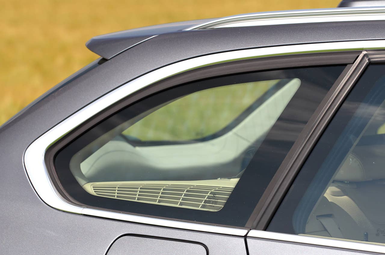 2014 BMW 3 Series Sports Wagon side window