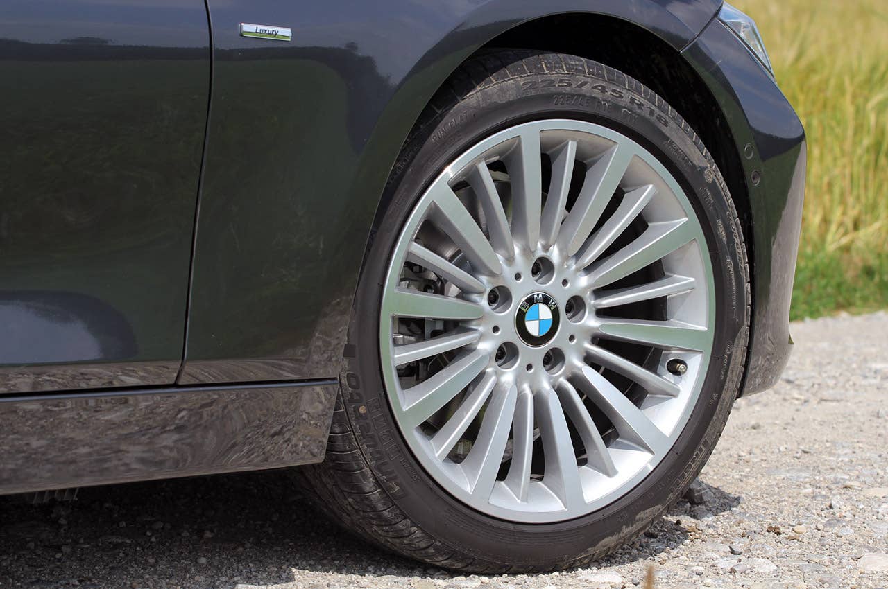 2014 BMW 3 Series Sports Wagon wheel