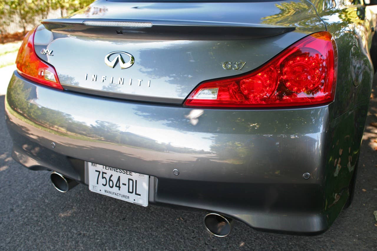 2011 Infiniti IPL G Coupe tailpipes