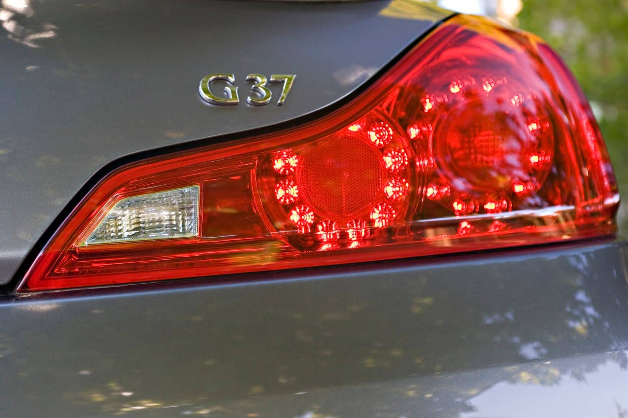 2011 Infiniti IPL G Coupe taillight