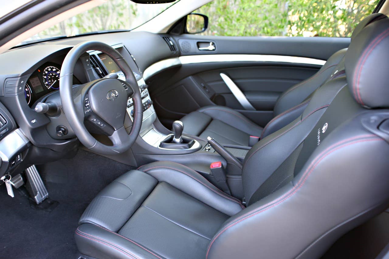 2011 Infiniti IPL G Coupe front seats
