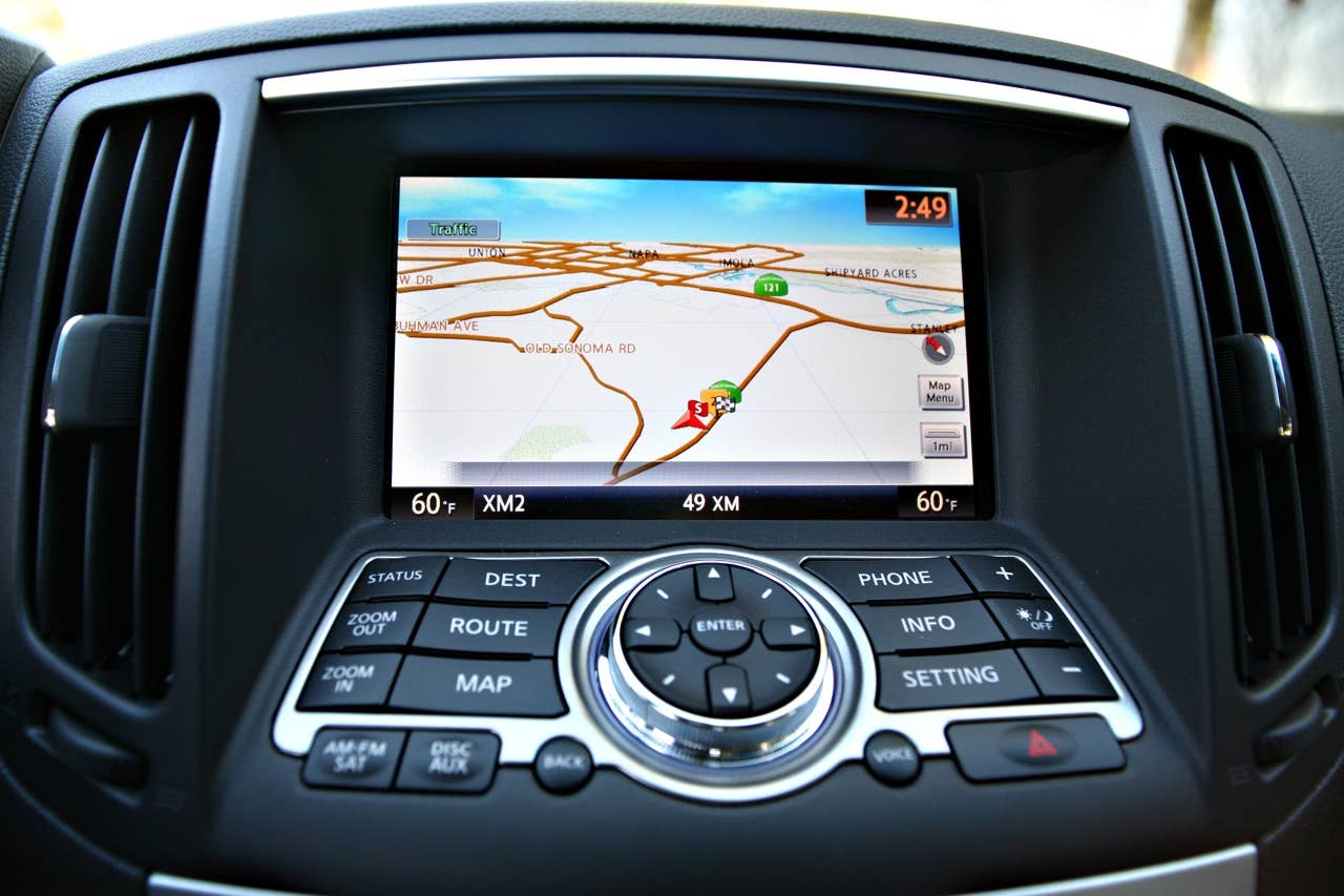 2011 Infiniti IPL G Coupe navigation system