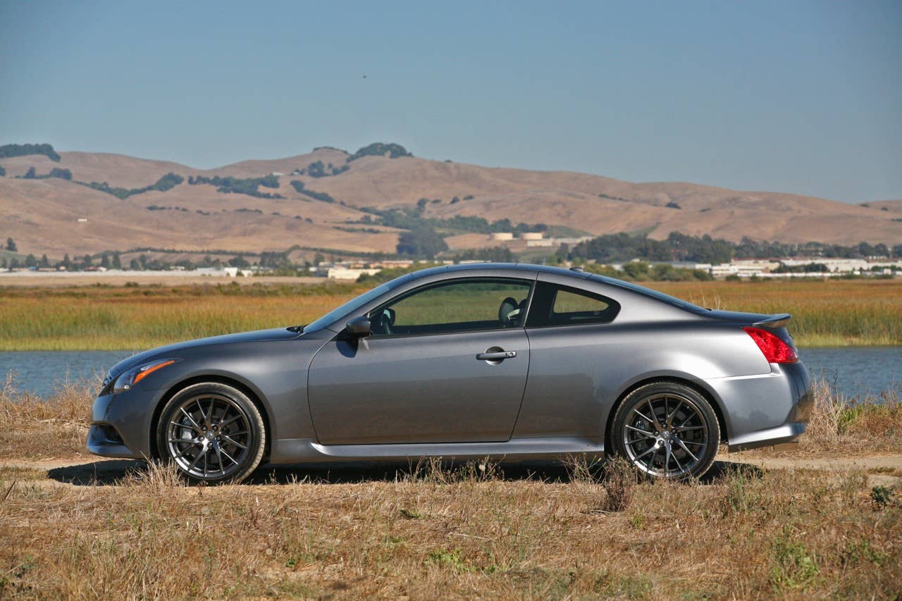 2011 Infiniti IPL G Coupe, side view