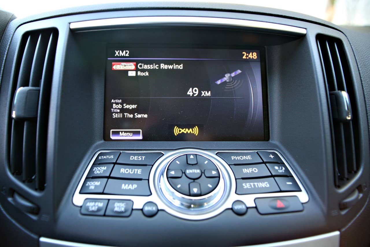 2011 Infiniti IPL G Coupe navigation system