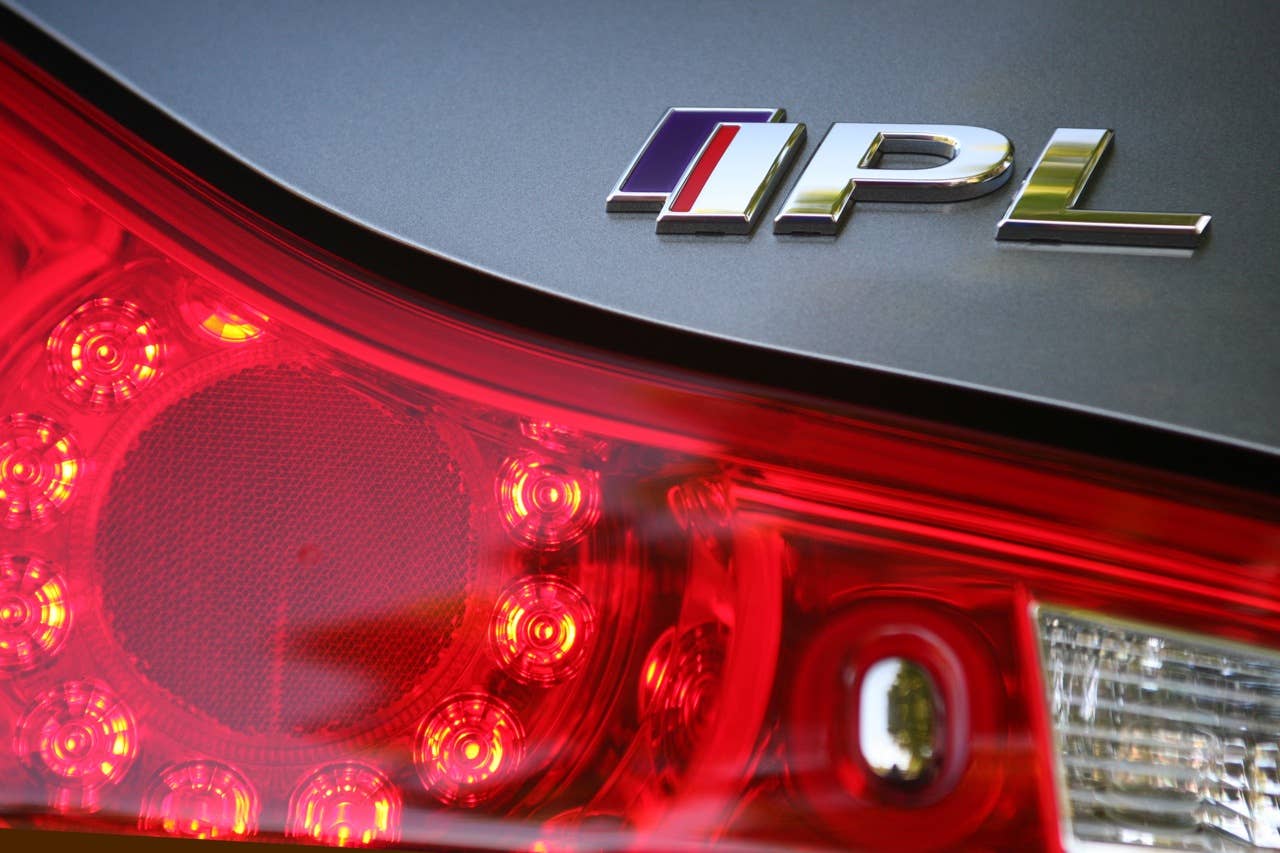 2011 Infiniti IPL G Coupe badge