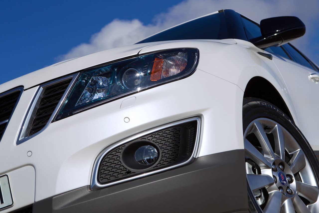 2012 Saab 9-4X grille