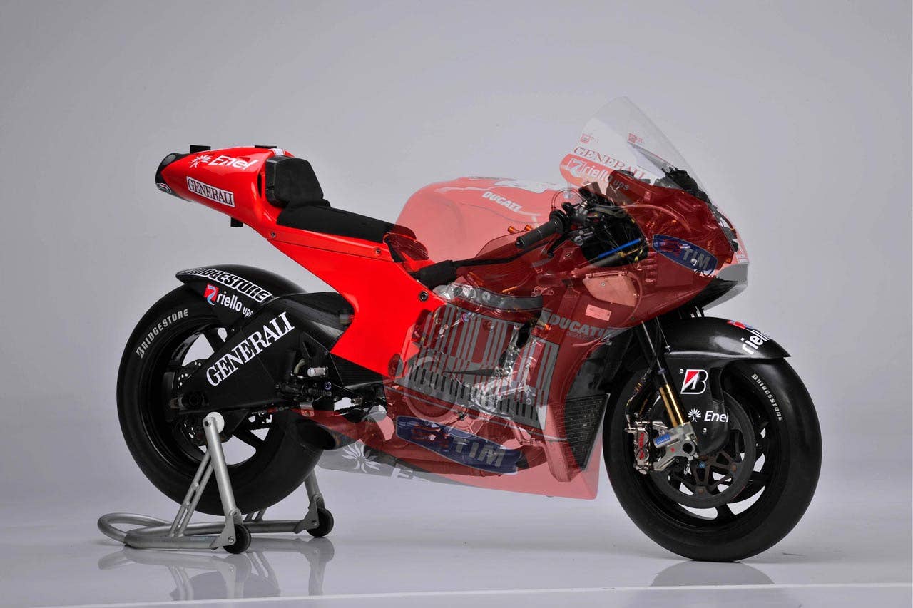 MADONNA DI CAMPIGLIO (ITALIA) 13/01/2010 - PRESENTAZIONE DUCATI DESMOSEDICI GP10  FOTO ERCOLE COLOMBO