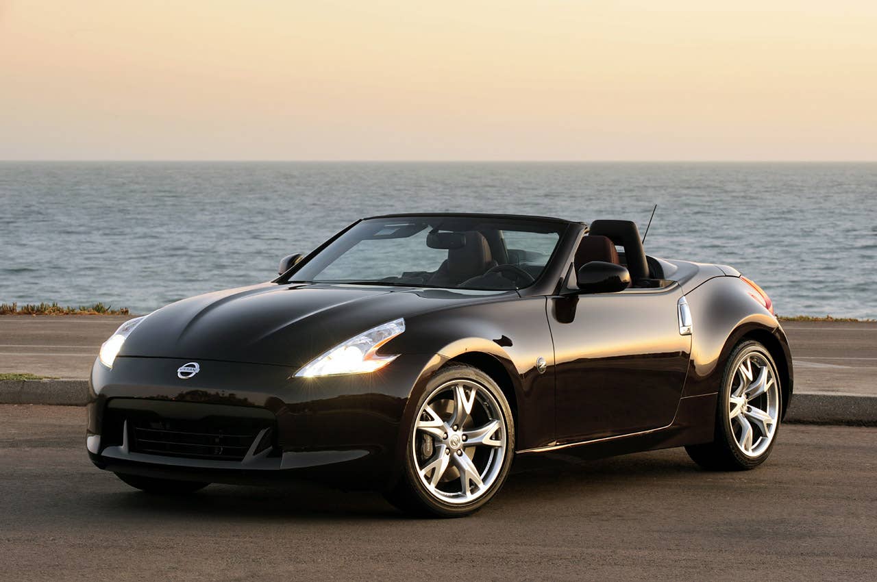 First Drive: 2010 Nissan 370Z Roadster shrugs off the convertible stigma - Photo by Drew Phillips