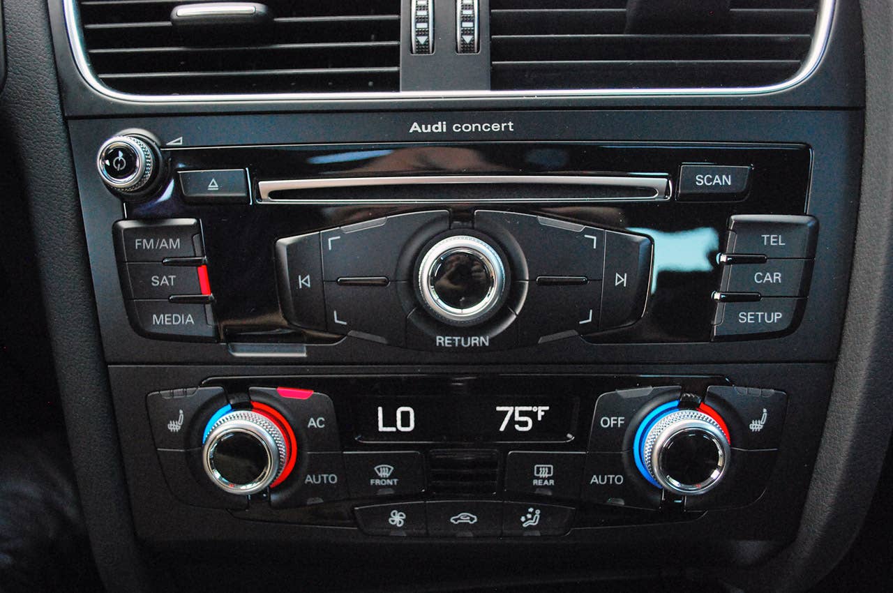2013 Audi A5 2.0T Quattro instrument panel
