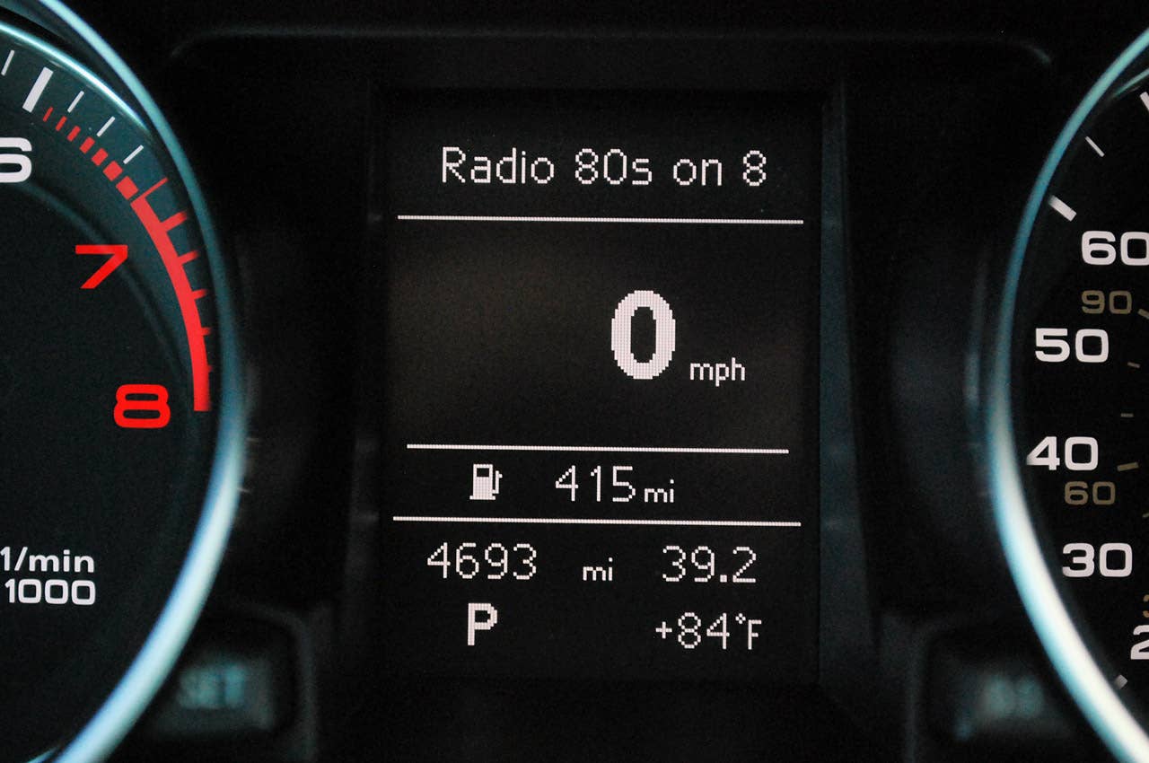 2013 Audi A5 2.0T Quattro fuel economy display